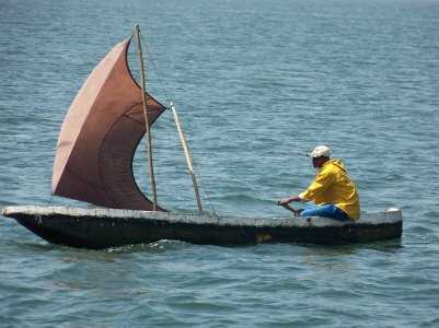 [Dugout+Canoe+with+Sail.jpg]