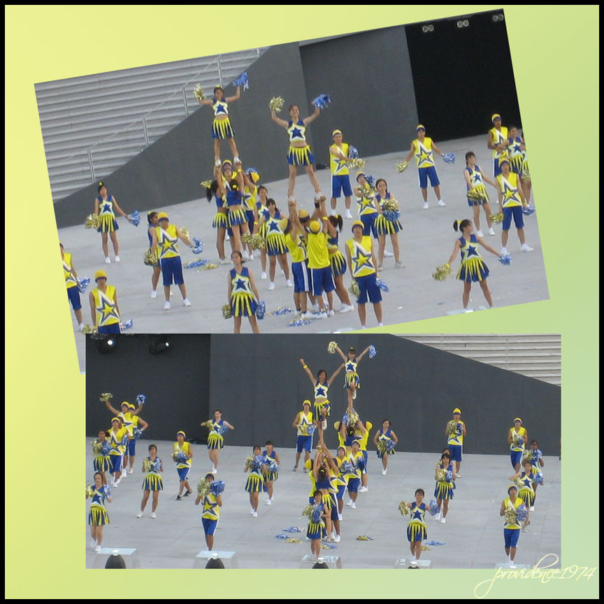 [cheerleaders.jpg]