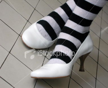 [ist2_2200321_white_high_heel_shoes_with_unsuitable_socks.jpg]