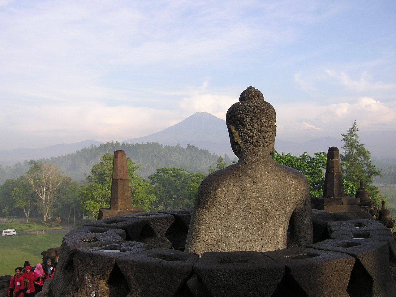 [Borobudur_buddha.jpg]