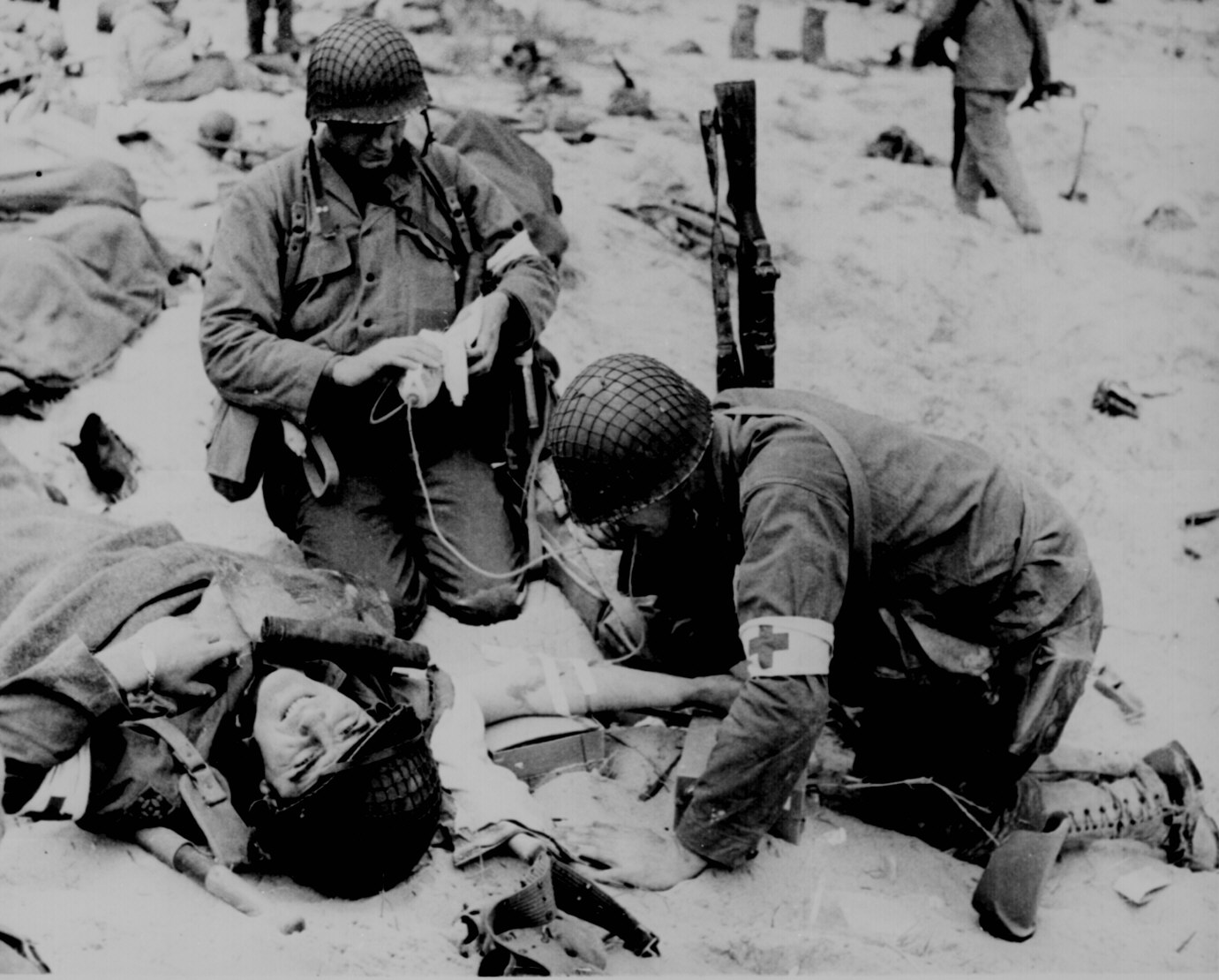 [Medics+and+Wounded+France+1944.jpg]