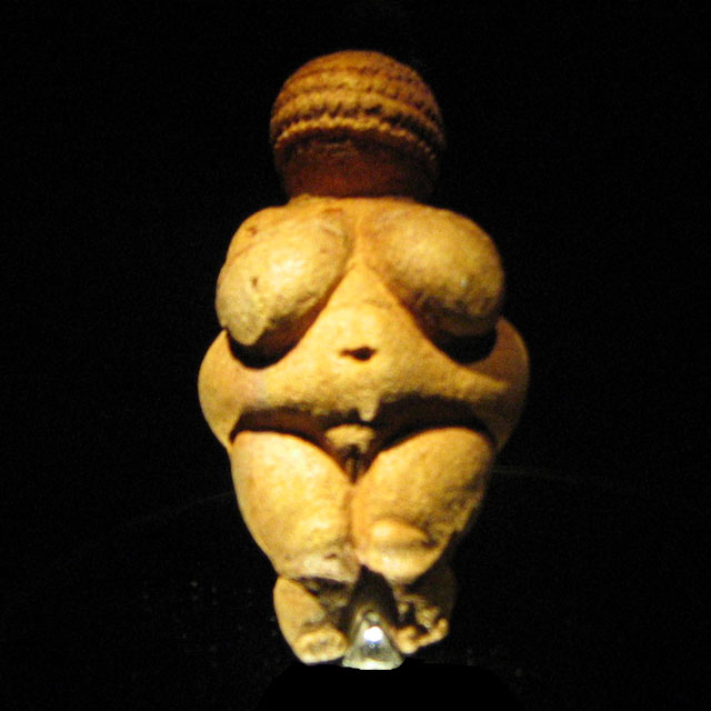 [01+Venus+de+Willendorf.jpg]