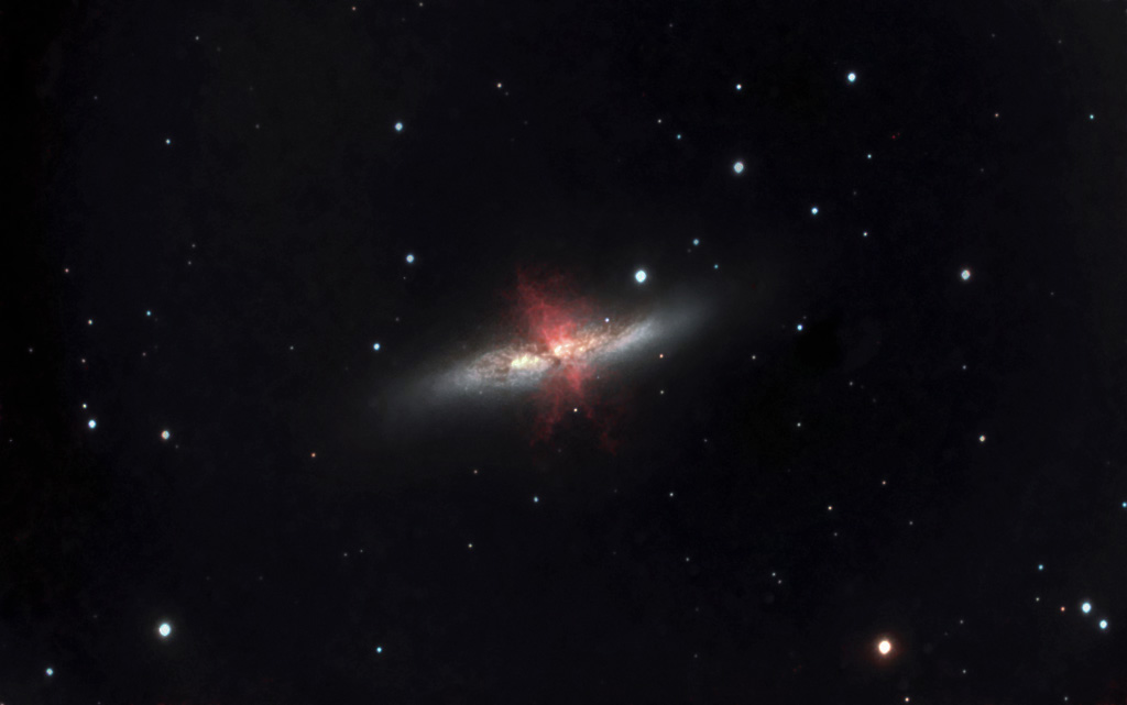 [M82[2].jpg]