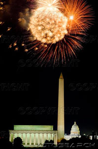 [fourth-of-july-celebration-with-fireworks-exploding-over-the-lincoln-~-73070251.jpg]
