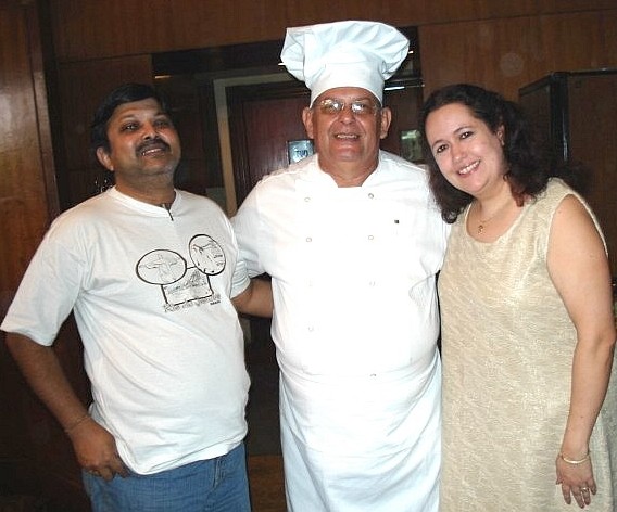 [Swapan+Chef+Fernandes+Sandra.JPG]