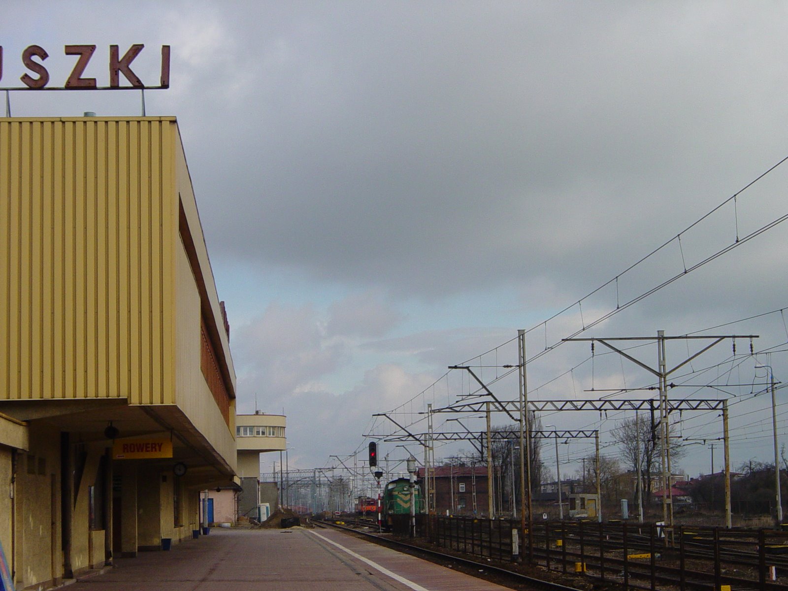 [Poland+train+station+-+Koluszki+dsc03926.jpg]