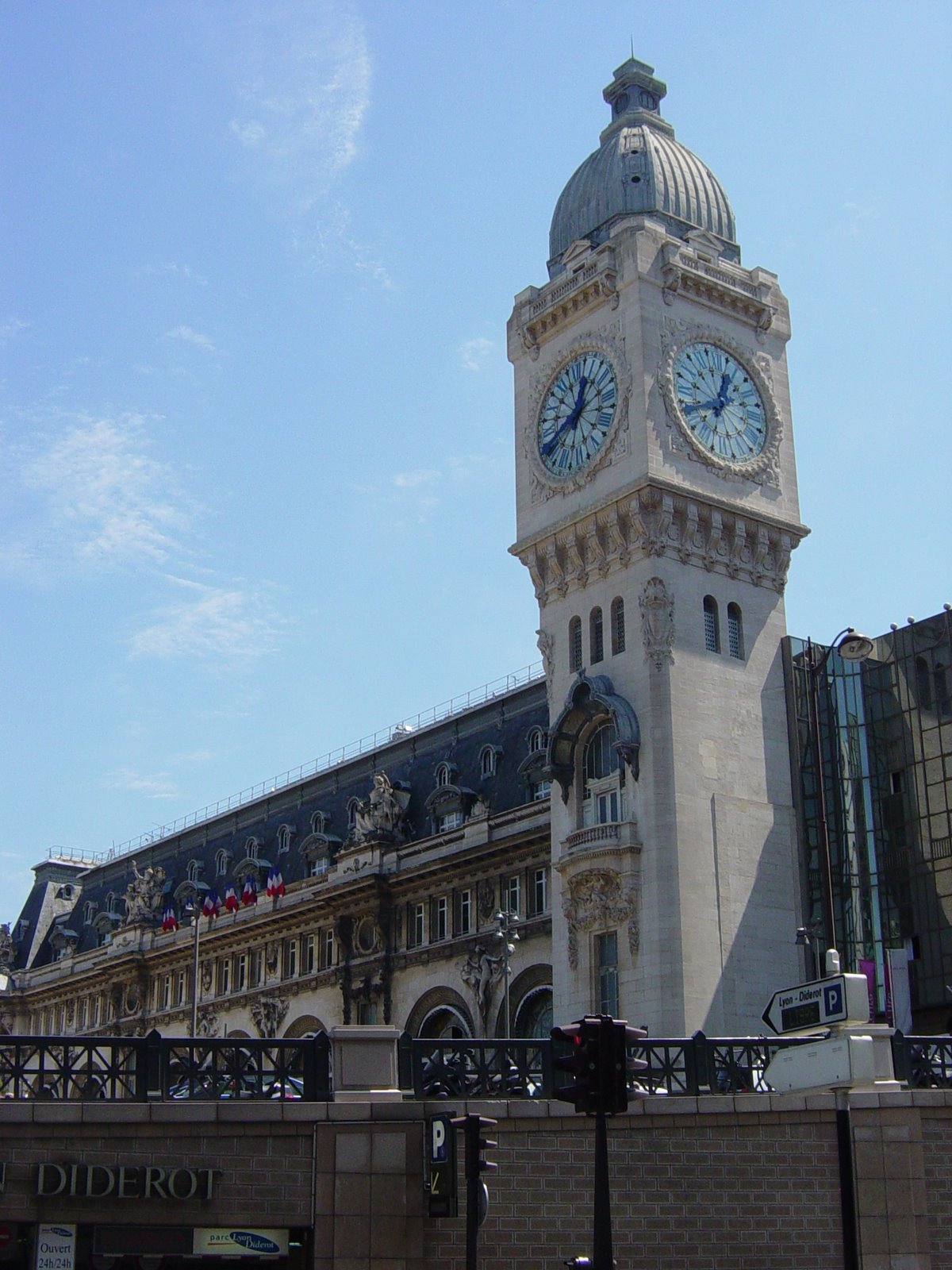 [France+-+train+station+-+Paris+(Gare+de+Lyon)+dsc04115.jpg]