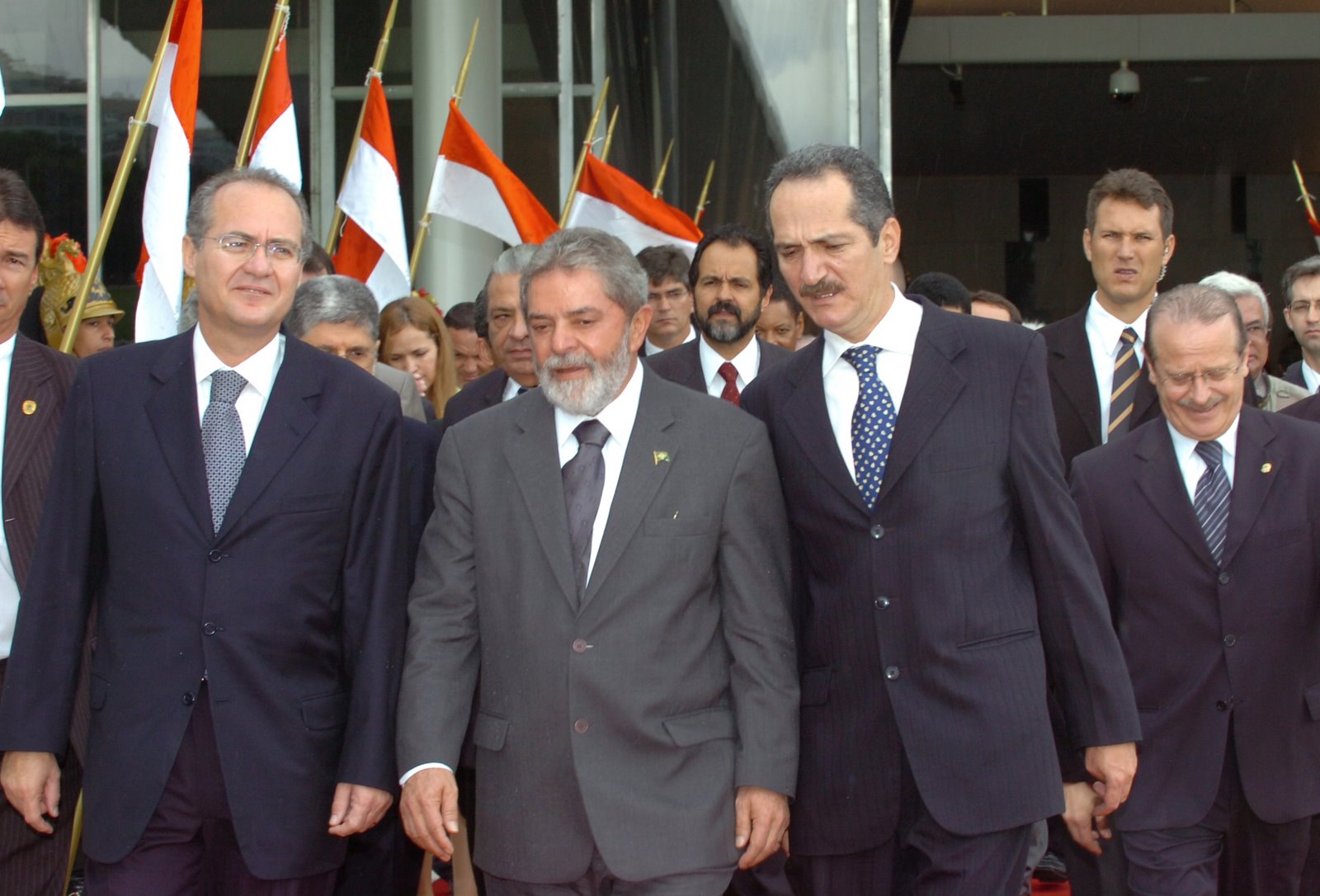 [(E+para+D)+o+presidente+do+Senado,+Renan+Calheiros+o+presidente+da+Repblica,+Luiz+Incio+Lula+da+Silva+e+o+presidente+da+Cmara,+Aldo+Rebelo.jpg]