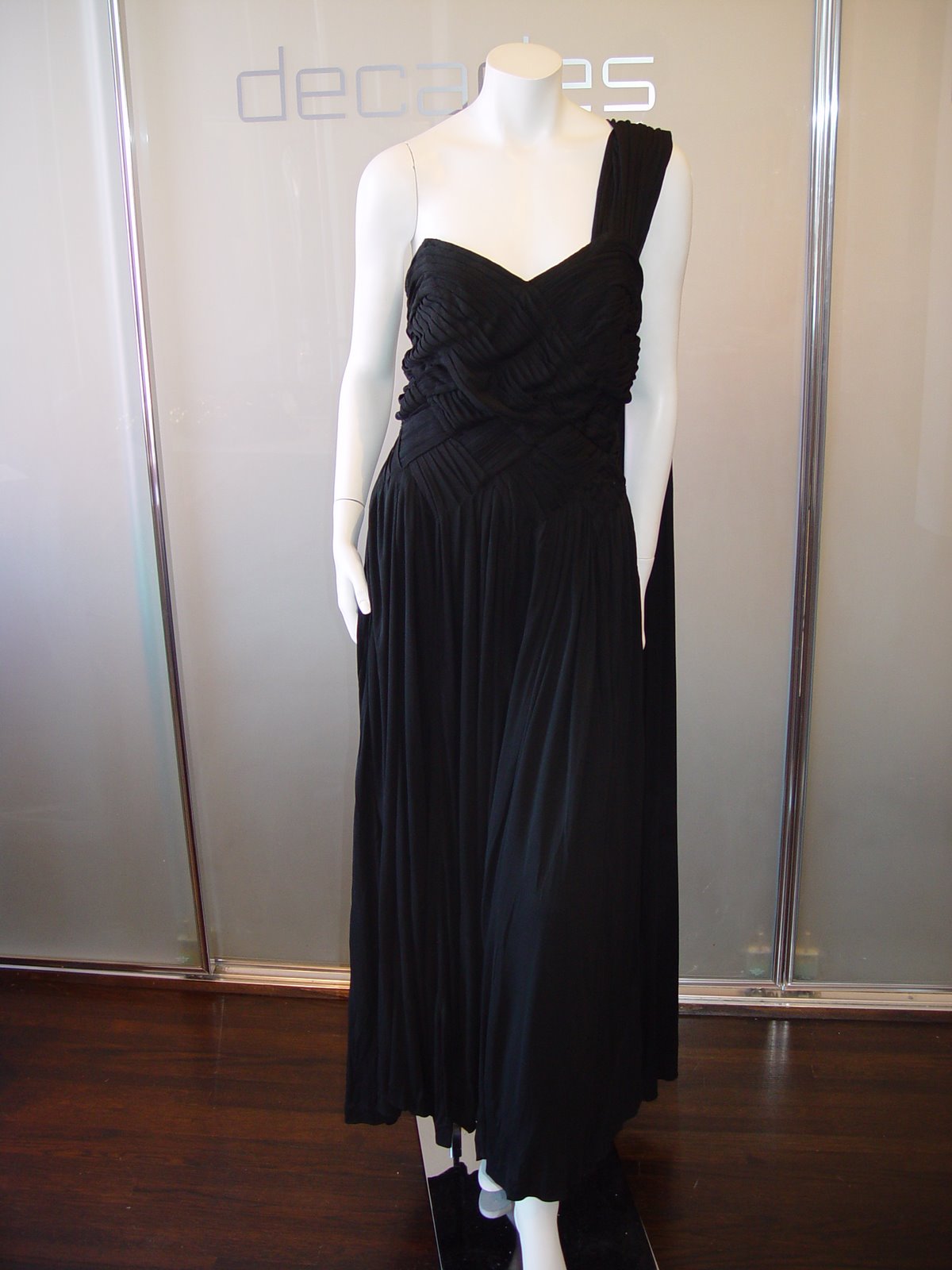 [MADAME+GRES+HAUTE+COUTURE+BLACK+STRAPLESS+SIGNATURE+JERSEY+WITH+SHOULDER+DRAPE+C+60S.JPG+(1).JPG]