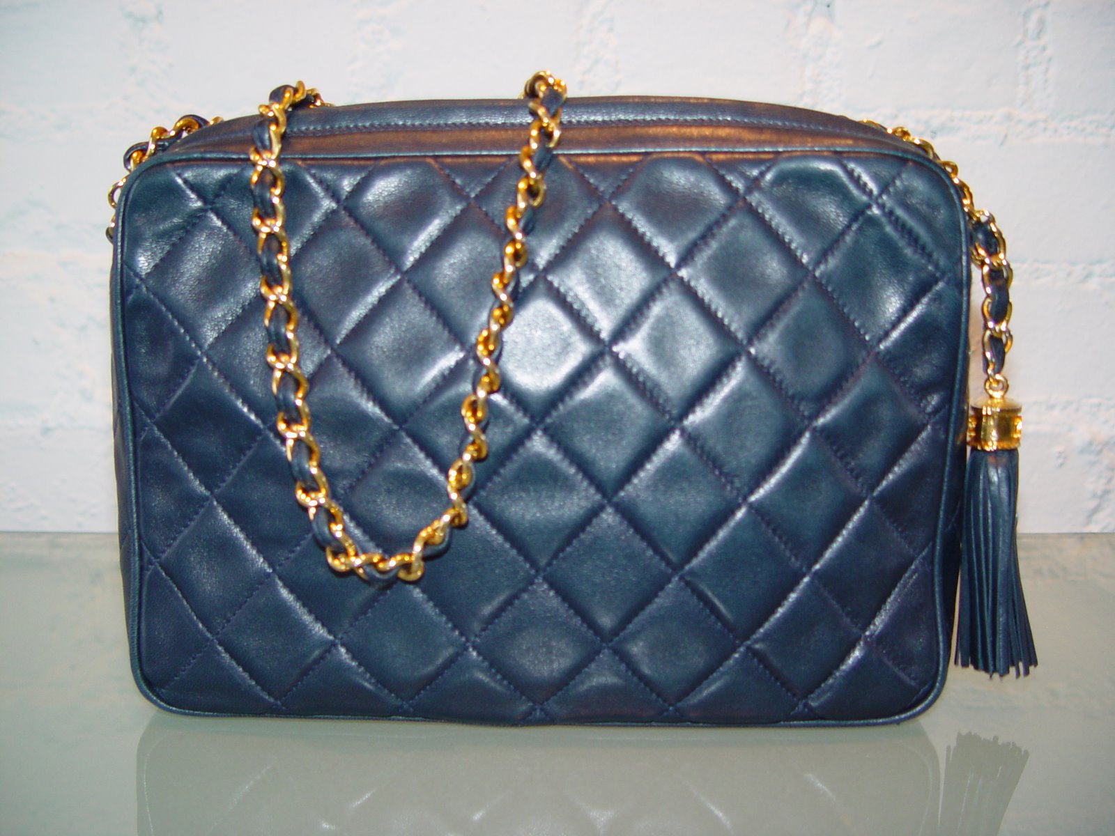 [CHANEL+CLASSIC+QUILTED+BLUE+LEATHER+SHOULDER+BAG+9+X+6+HALF+X+3+C+LATE+1980S.JPG.JPG]