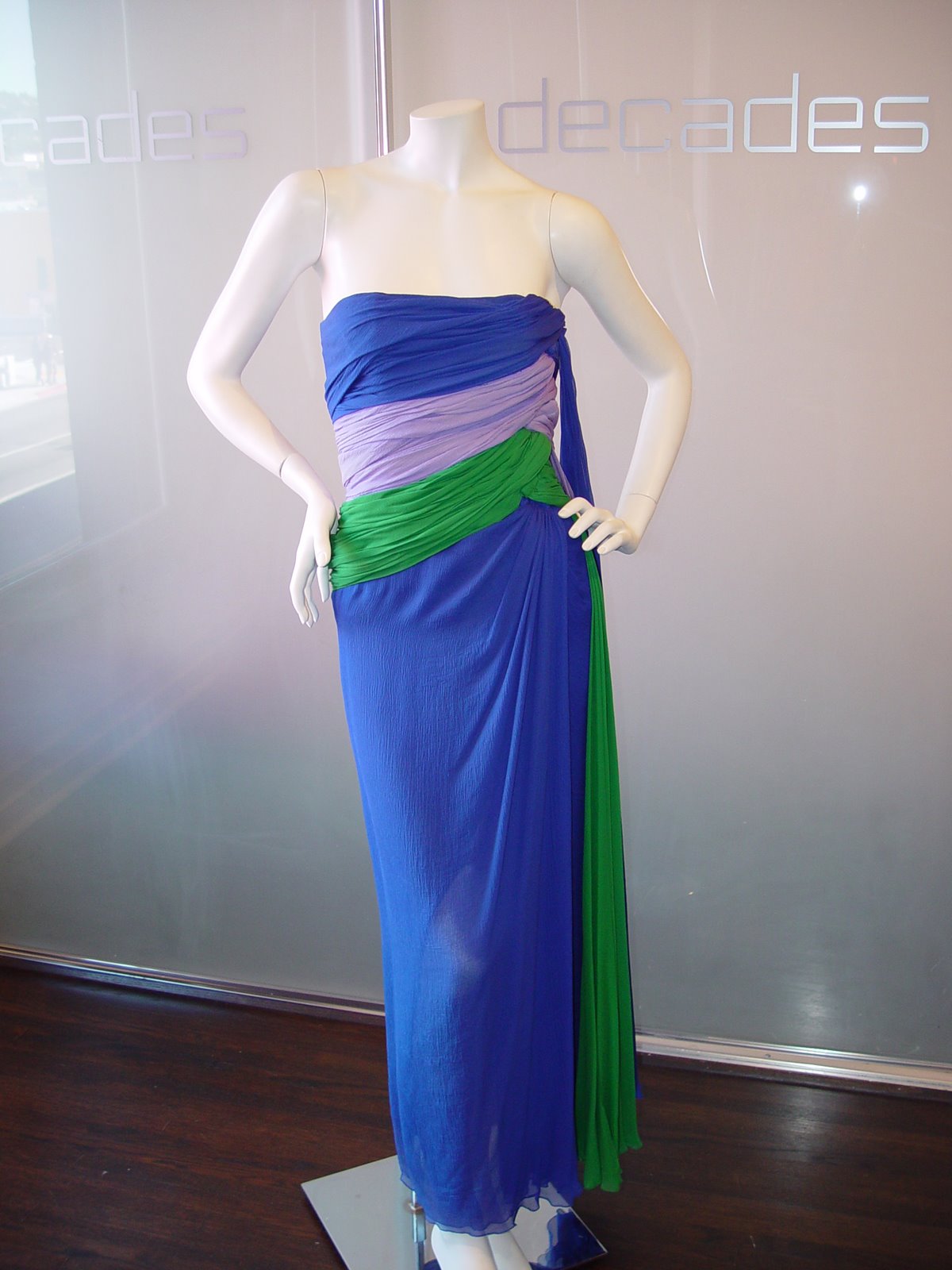 [JACQUELINE+DE+RIBES+EARLY+80S+STRAPLESS+TRI+COLOR+CHIFFON+DRAPED+GOWN.JPG.JPG]