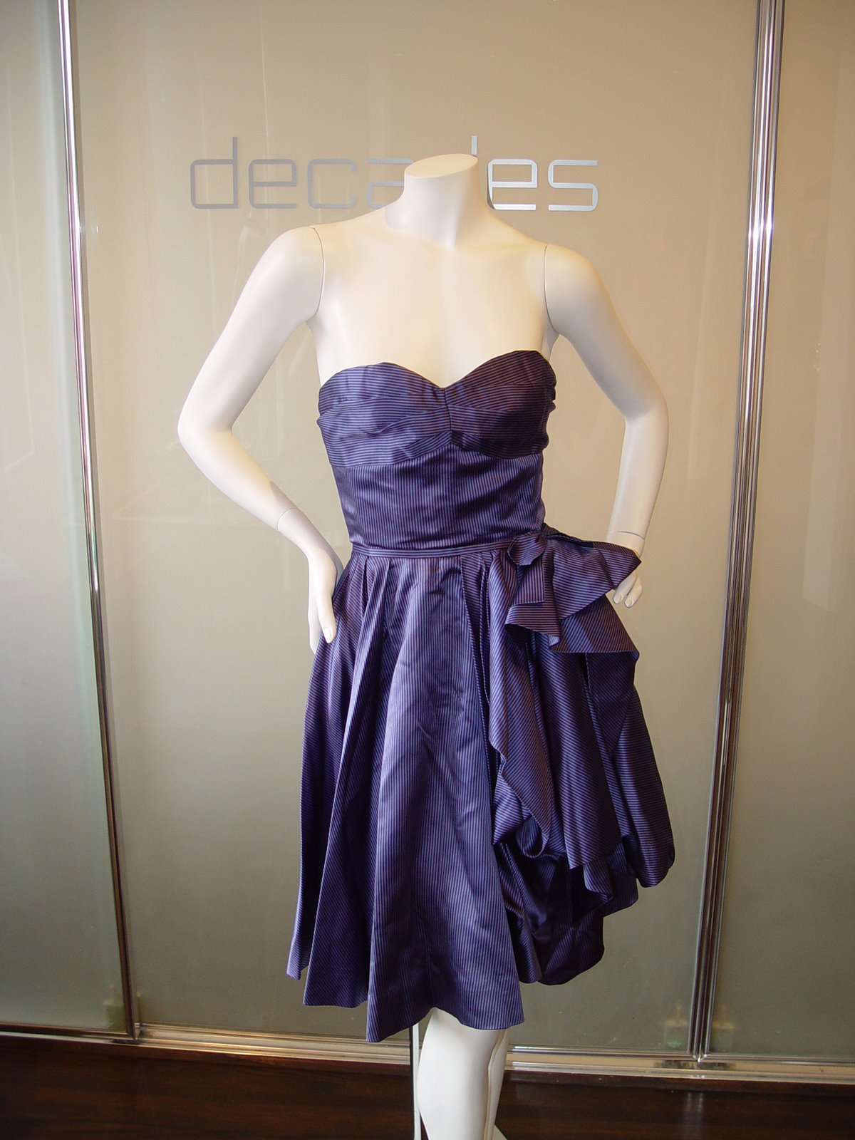 [MAINBOUCHER+EARLY+50S+PERIWINKLE+AND+DENIM+COLORED+BLUE+STRIPE+SILK+SATIN+STRAPLESS+DRESS+WITH+COORDINATING+FITTED+JACKET+CONTEMPORARY+SIZE+FOUR+BUT+GENEROUS+BUST.JPG.JPG]