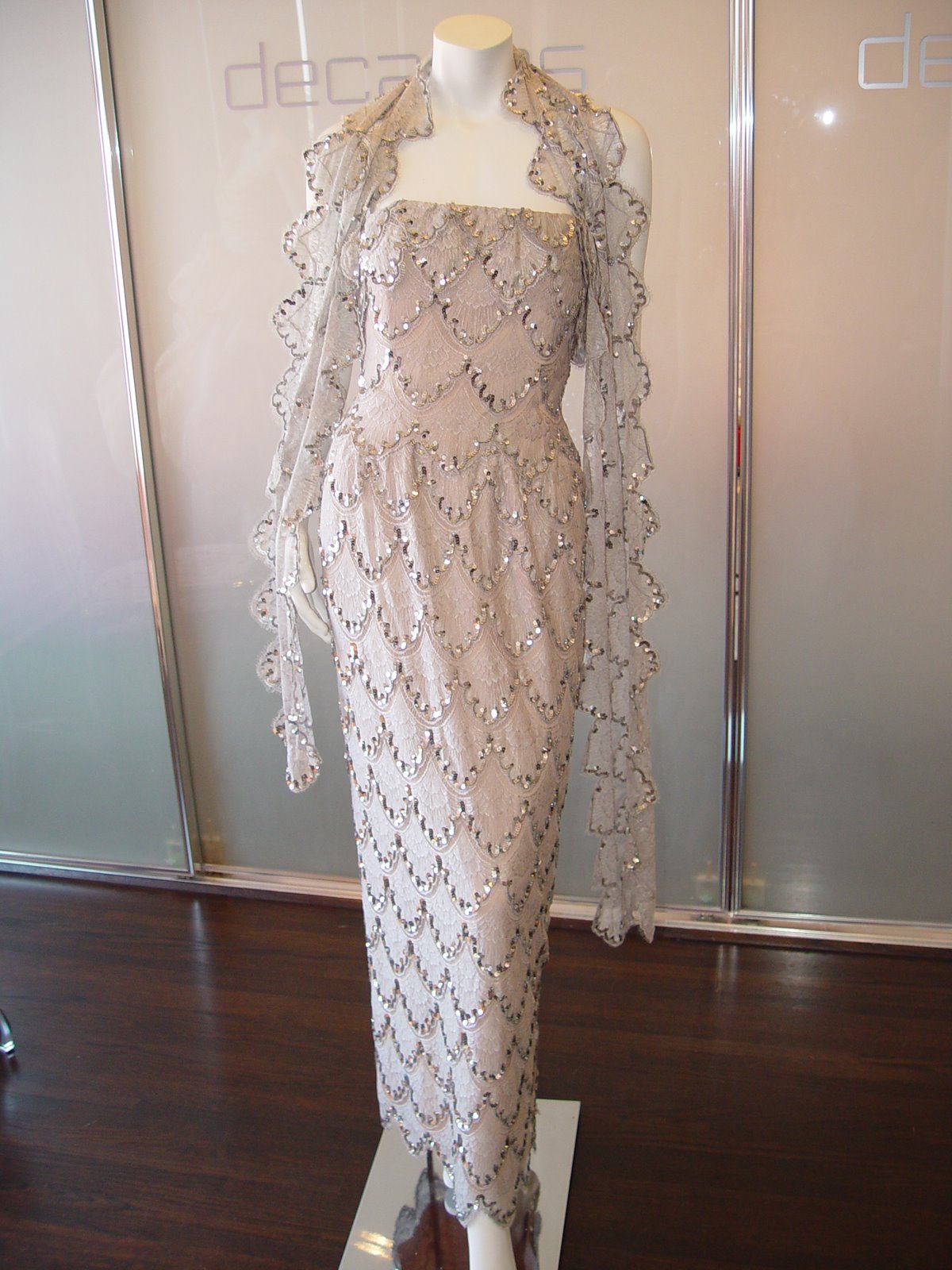 [ALFRED+BOSAND+GREY+FISHSCALE+SEQUIN+GOWN+-+1.JPG]