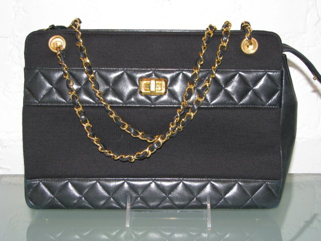[CHANEL+EARLY+80S+BLACK+FELT+AND+LEATHER+PURSE+12+BY+8+HALF+BY+3.JPG.JPG]