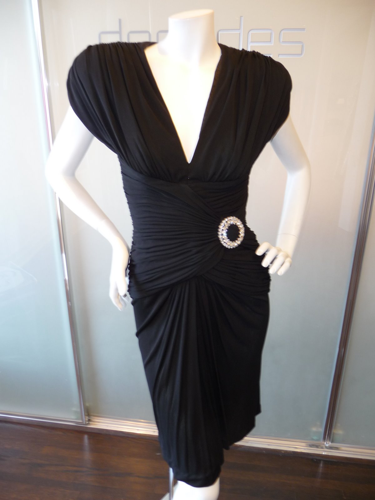 [VICKY+TIEL+40S+STYLE+BLACK+JERSEY+V+NECK+GOWN+WITH+CRYSTSAL+HIP+BROOCH+C+80S+FOR+GIORGIO.JPG+(1).JPG]