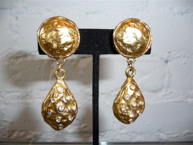 [Gold+chanel+drop+crystal+earrings.JPG]