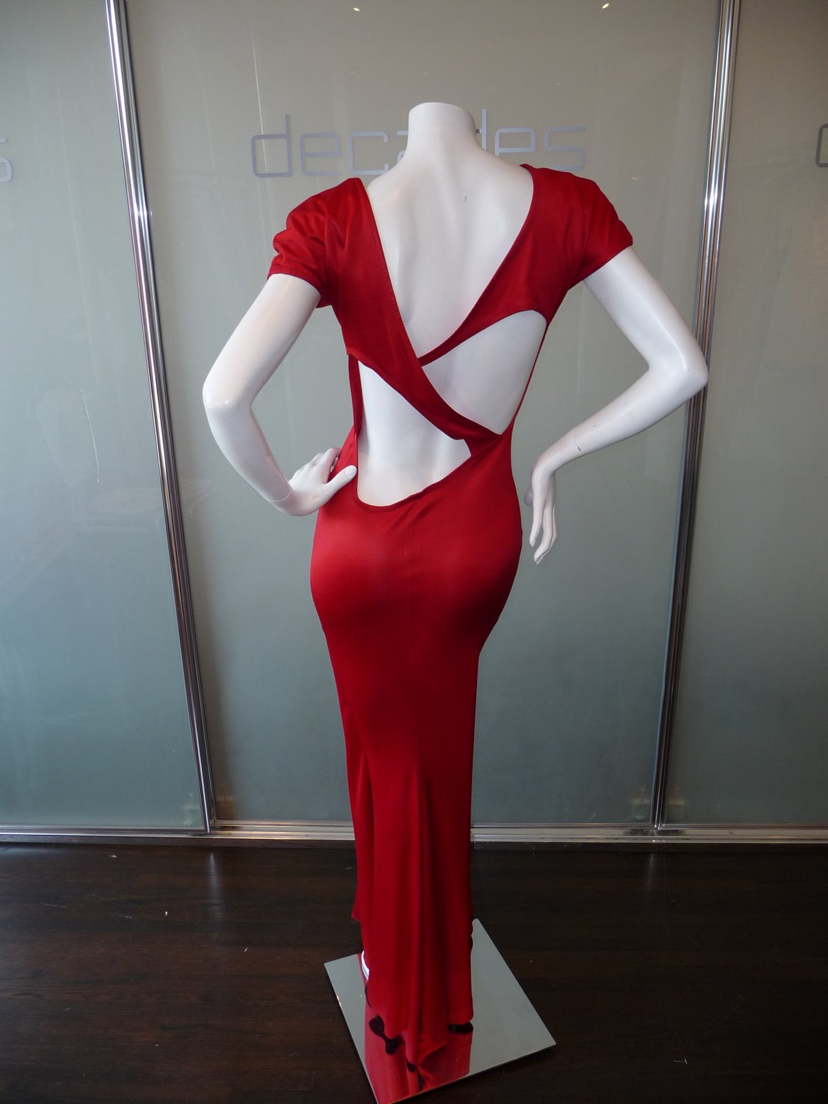 [CLAUDE+MONTANA+EARLY+80S+RED+VISCOSE+CRISS+CROSS+BACKLESS+DRESS+WITH+DRAMATIC+SEAMING+AND+FRONT+FISHTAIL+SWAG.JPG+(2).JPG]