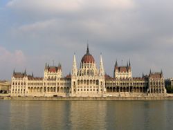 [250px-Budapest_Parliament_4604.jpeg]