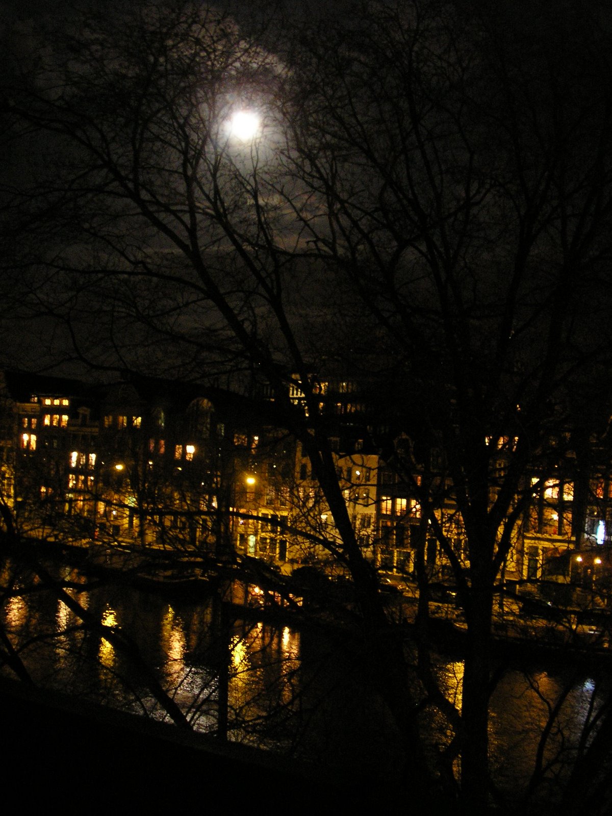 [Amsterdam+night+3.jpg]