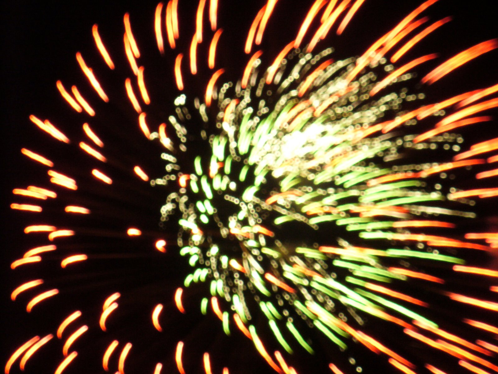 [fireworks+2007+236.JPG]