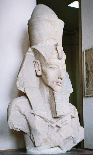 [360px-Pharaoh_Akhenaten.jpg]