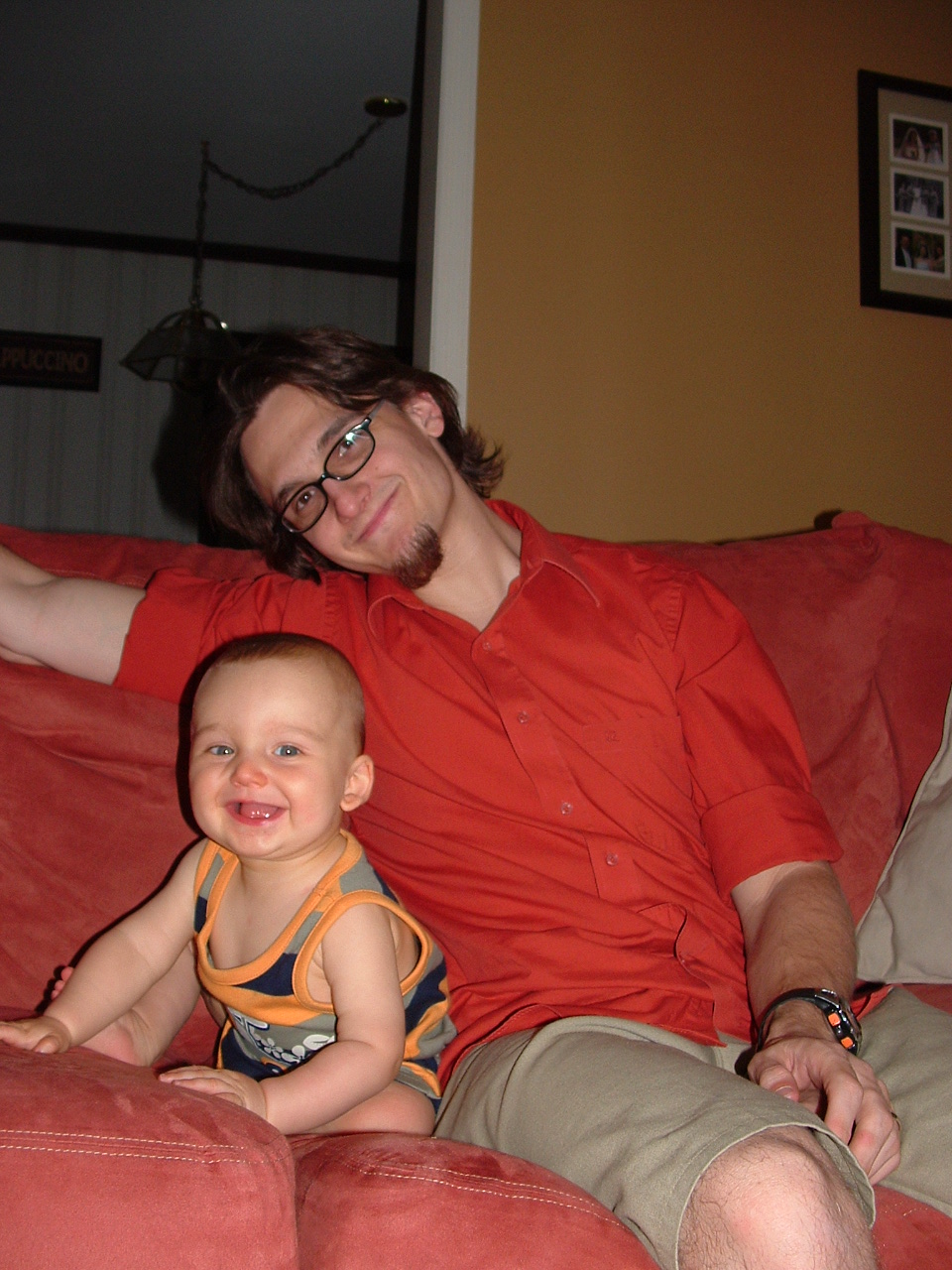 [daddy+and+z+watching+tv+2.JPG]