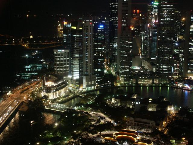 [singapore_night.jpg]