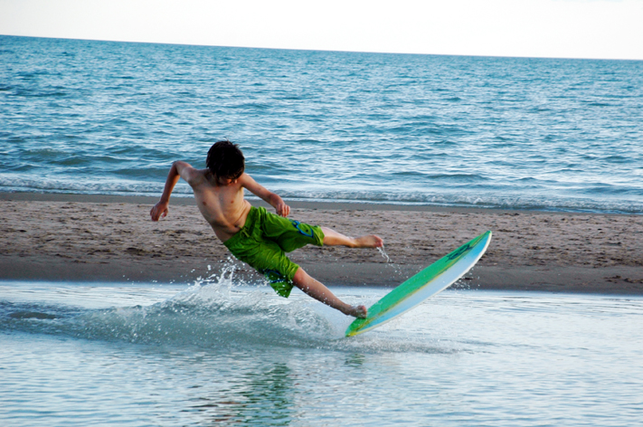 [Surfing.jpg]