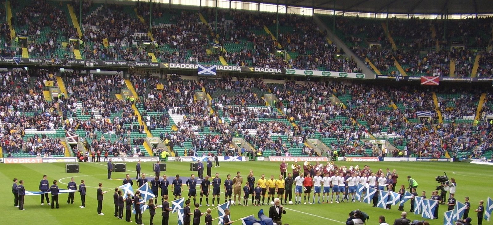 [Scotland_v_Faroes_September2nd2006_Celtic_Park.jpg]