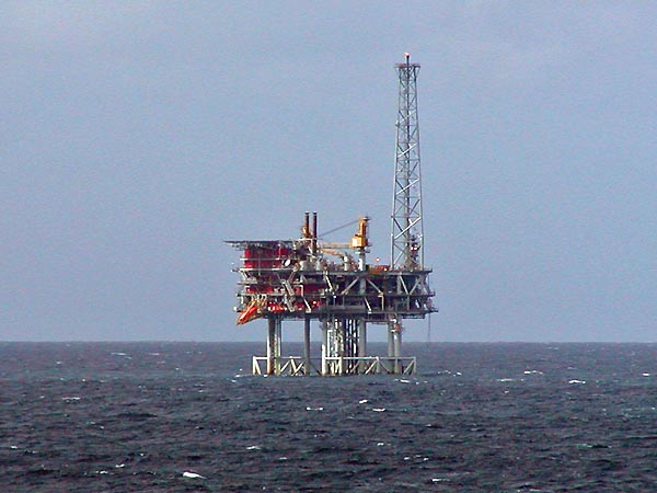 [North_Sea_oil_platform.jpg]