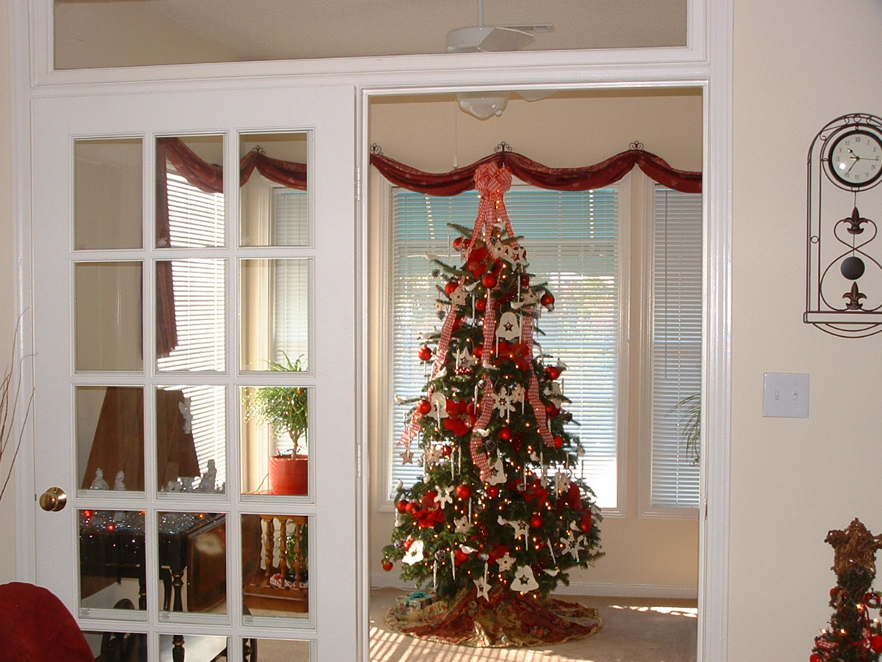 [Christmas+Decorations+2007+013.jpg]