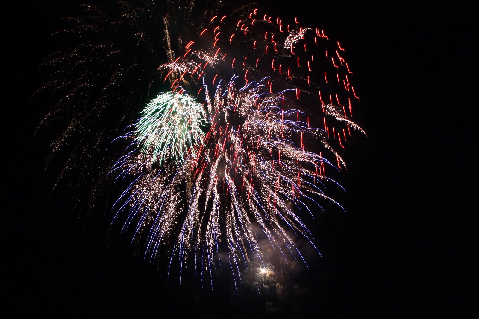 [2008+barton+fireworks+-+59.JPG]