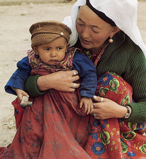 [kyrgyz+mother+and+child.jpg]
