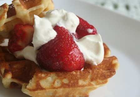 [Waffles+with+Strawberries+4.jpg]