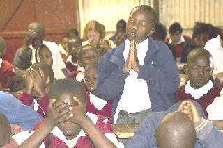 [Kenyan+children+praying.jpg]
