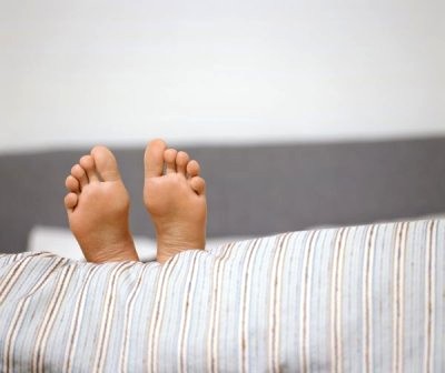 [sleeping+feet.jpg]