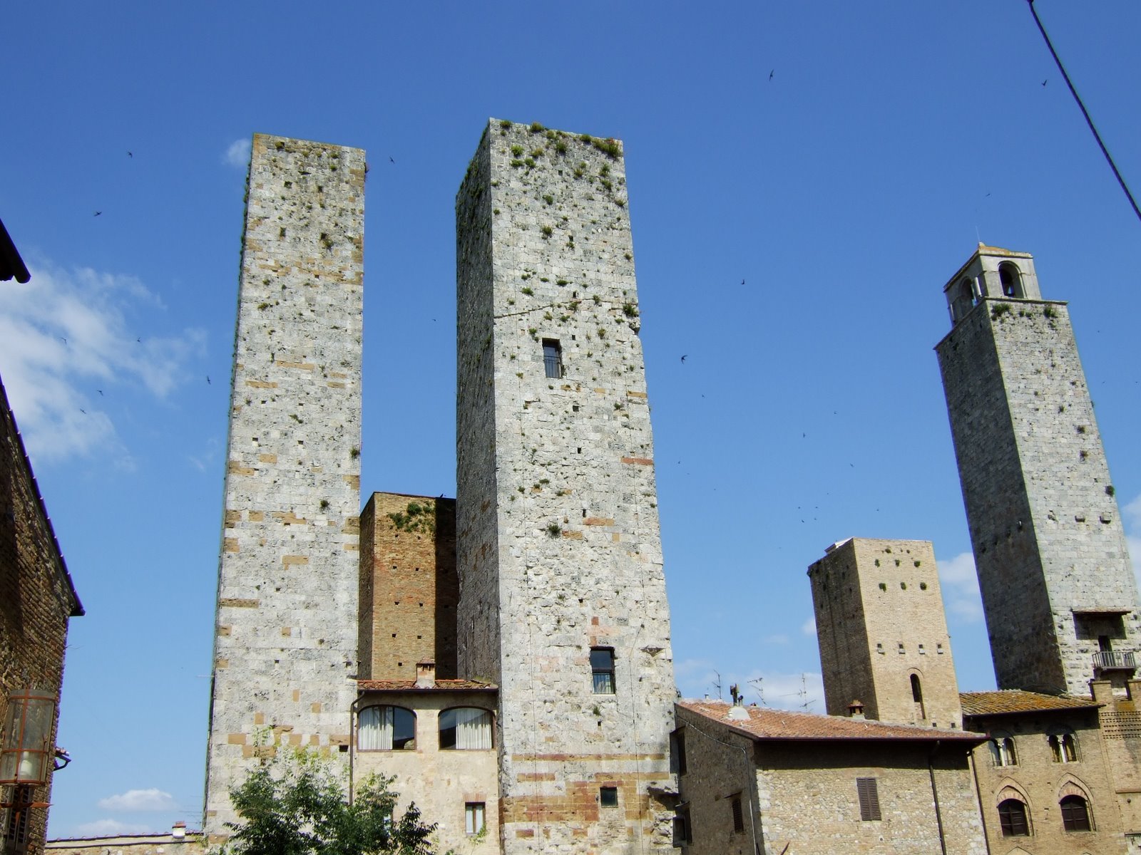 [San+Gimignano--Four+Towers.JPG]
