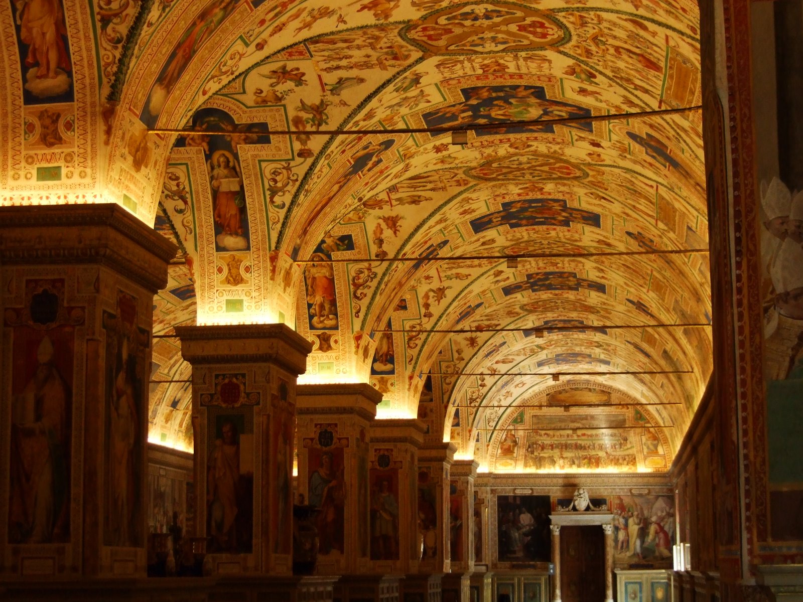 [Rome--Vatican+Hall.JPG]