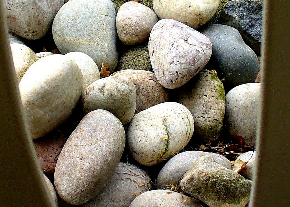 [Stones.JPG]