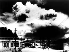[The+atomic+bomb+mushroom+cloud+over+Nagasaki+on+August+9,+1945.jpg]