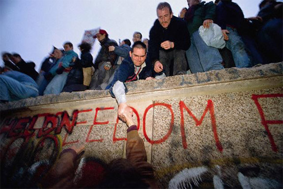 [1989-11-09_People_freed_from_communist_East_Germany_for_first_time_in_40_years_as_the_Berlin_Wall_is_torn_down_November_11_1989.jpg]
