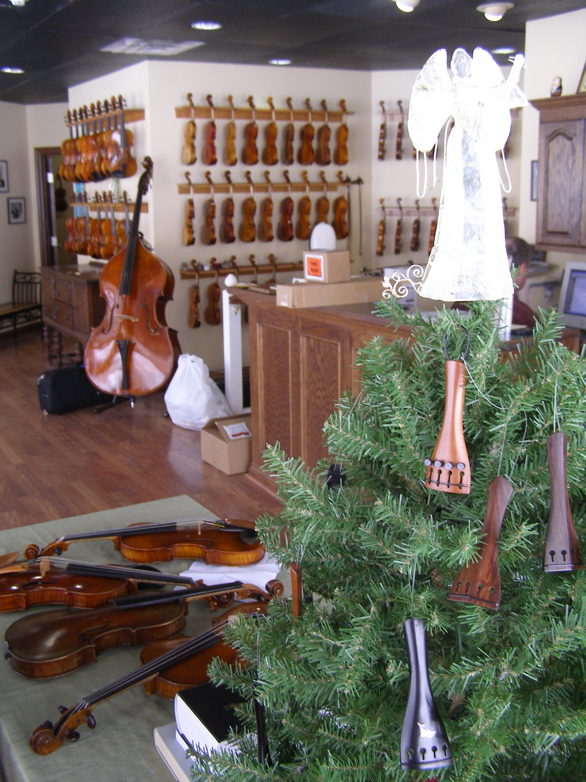 [Violin+Tailpiece+Tree+Ornament.jpg]