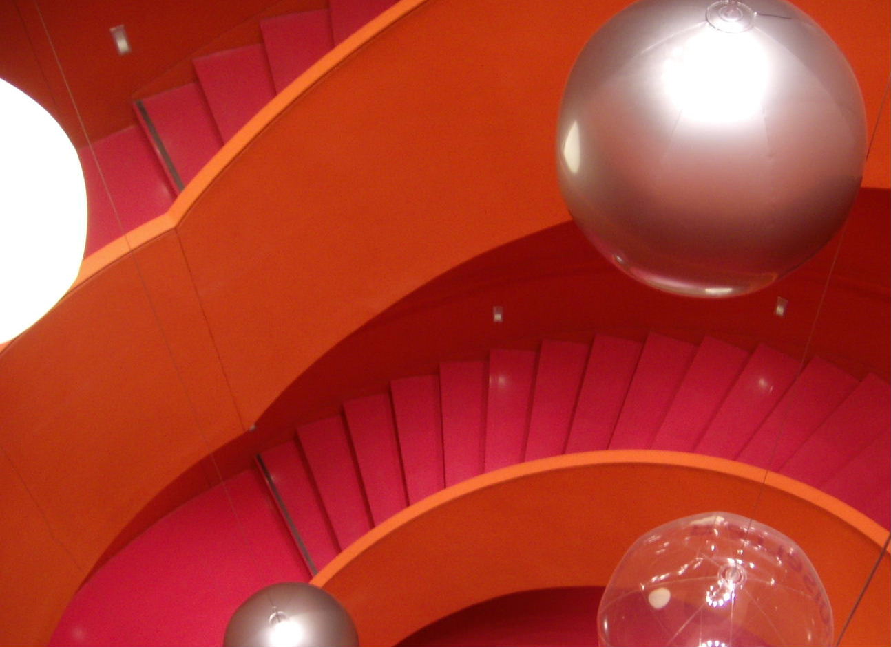 [pink+stairs.JPG]