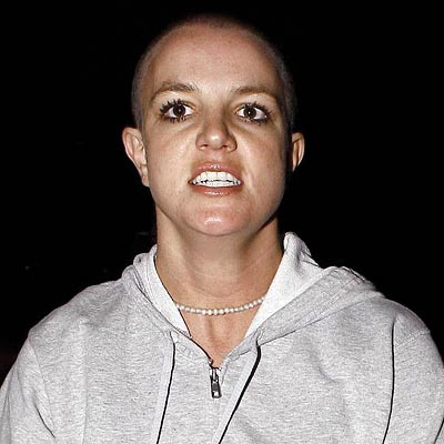 [britney-spears-shaved-head-400a061907.jpg]