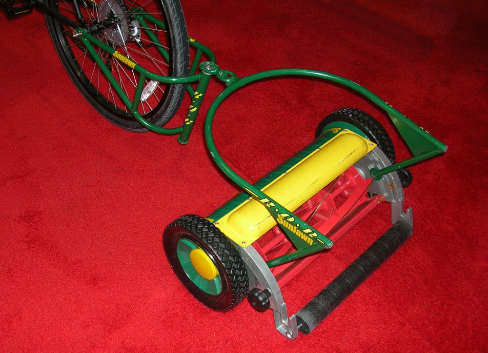 [bike+reel+mower.jpg]