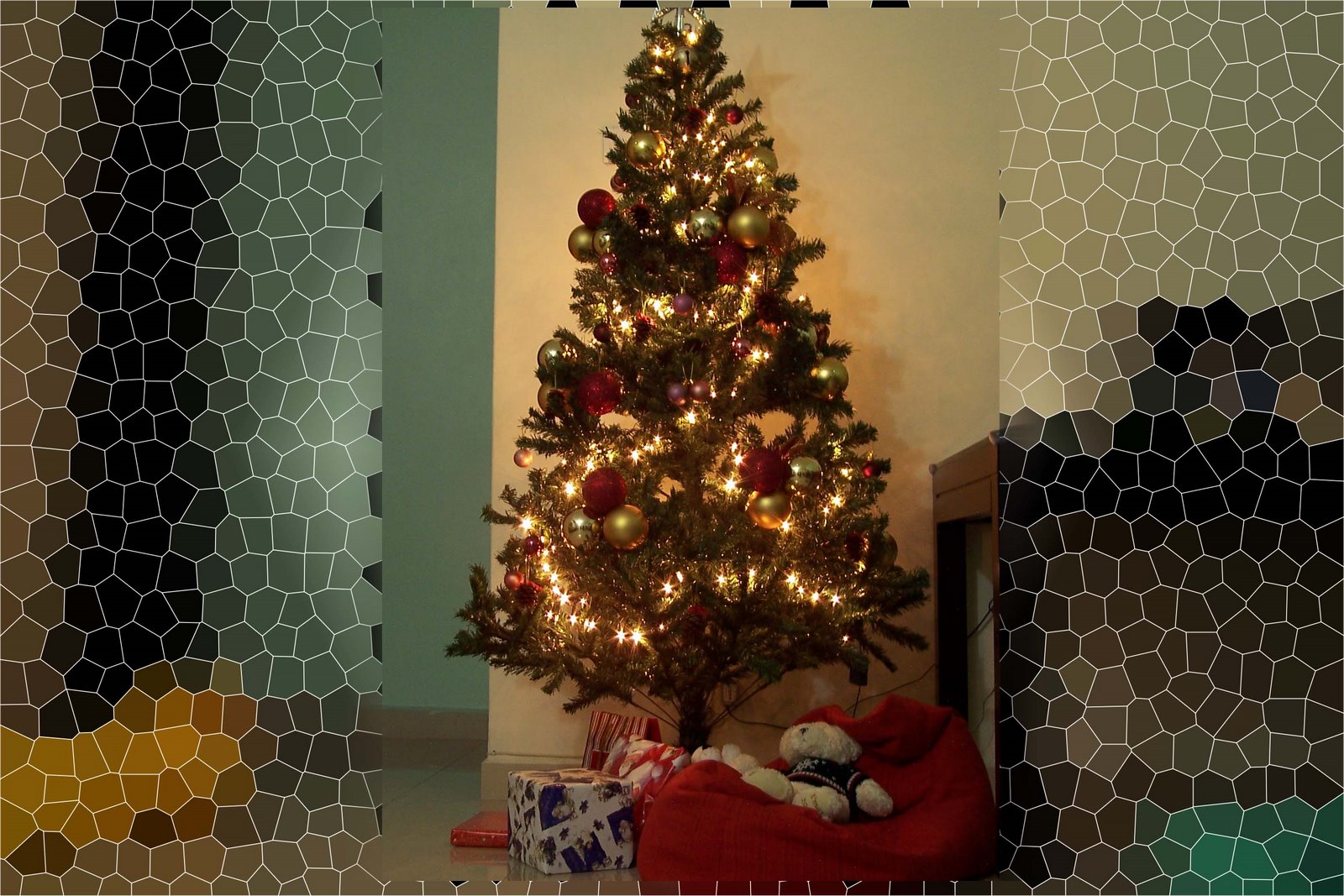 [christmas+tree-home.jpg]