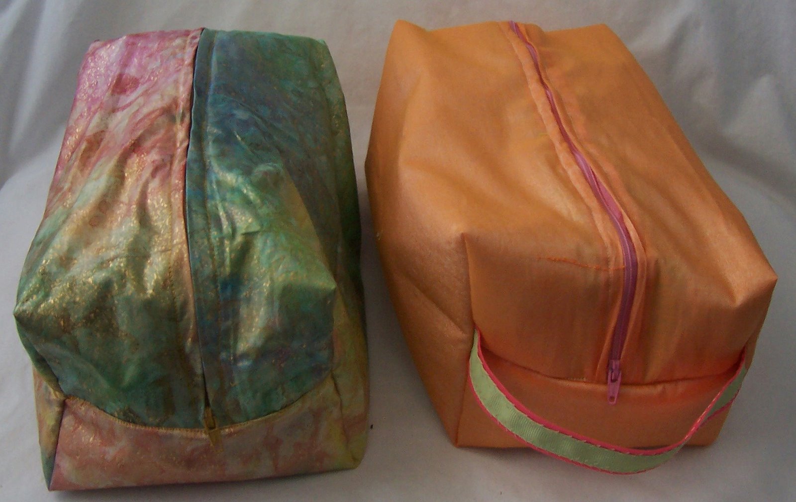 [35+finished+bags,+with+and+with+out+hand+strap.jpg]
