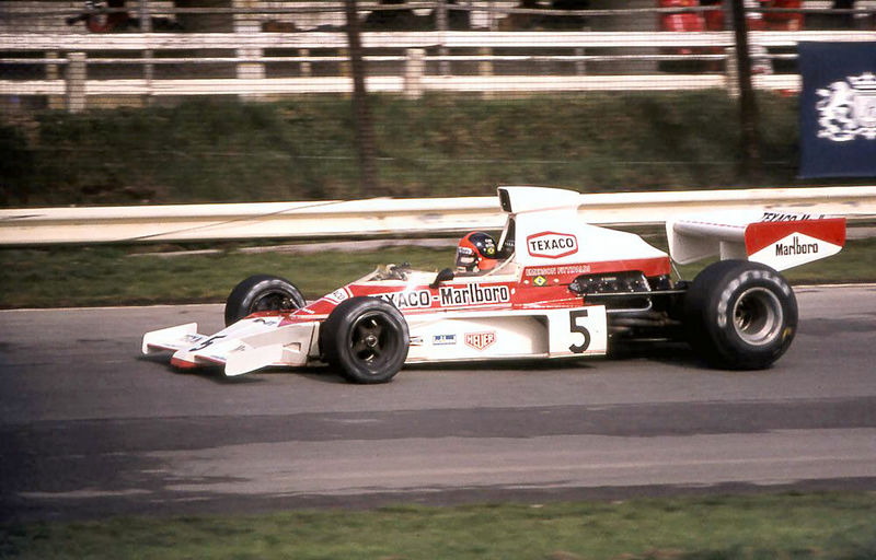 [800px-Emerson_Fittipaldi_McLaren_M23_1974_Britain.jpg]