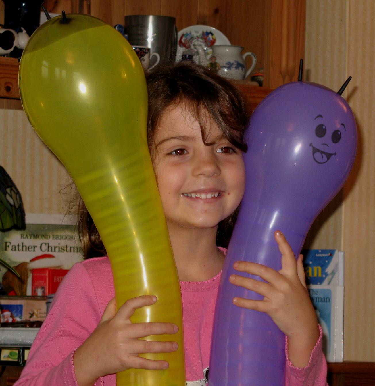 [01+Anna+and+balloons.jpg]