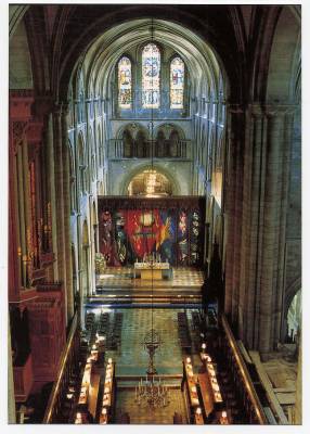 [Chichester+cathedral+interior+post+card+sm.jpg]